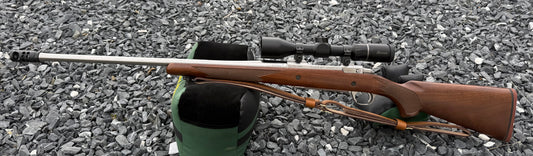 USED Ruger M77 Hawkeye Hunter .30-06 W/Burris Fullfield IV 2.5-10x42